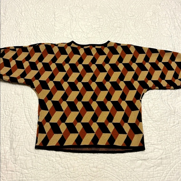 House of Harlow 1960 Black and Tan Geometric Top - Picture 5 of 11